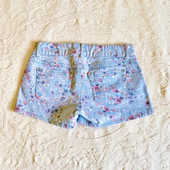 Like-New Vintage Y2K Floral Denim Shorts - Picture 3 of 4